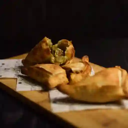 Empanada Caprese