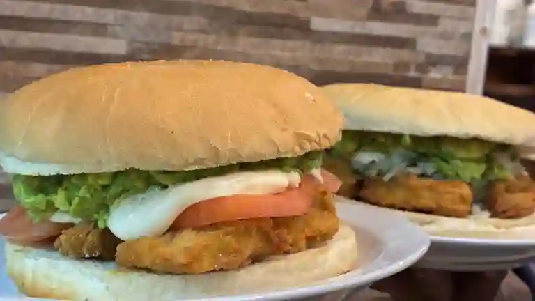 Cafe Mauco Lounge And Bar