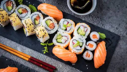 Vangohan Sushi Nikkei