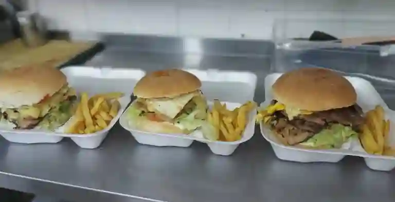 Sandwicheria Kambio y Fuera a Domicilio Sandwicheria Kambio y Fuera