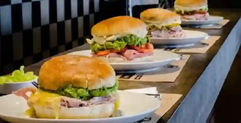 Al Tiro Comida Al Paso a Domicilio Al Tiro Comida Al Paso
